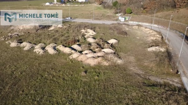 terreno edificabile in vendita a Caprino Veronese