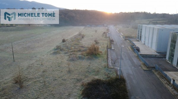 terreno edificabile in vendita a Caprino Veronese