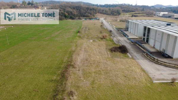terreno in vendita a Caprino Veronese in zona Pesina
