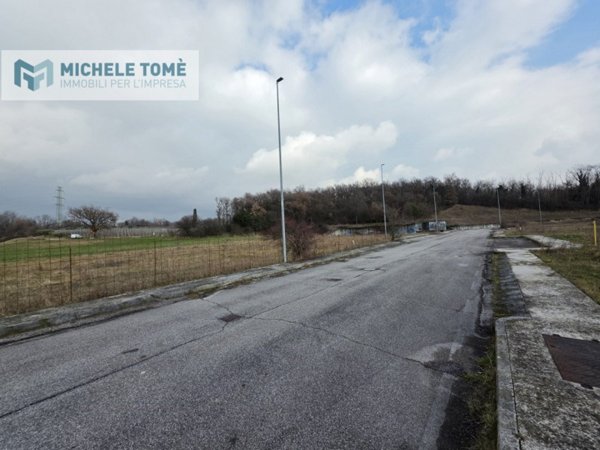 terreno agricolo in vendita a Caprino Veronese