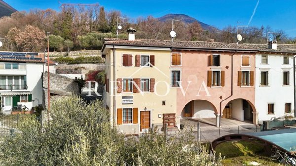 casa indipendente in vendita a Caprino Veronese