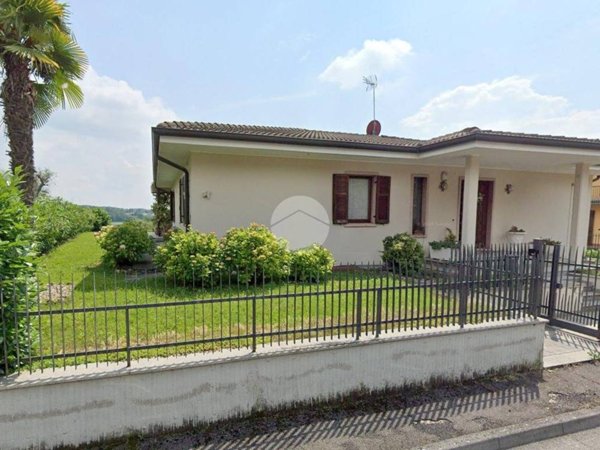 casa indipendente in vendita a Caprino Veronese