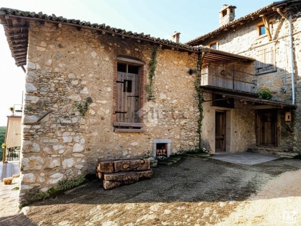 casale in vendita a Caprino Veronese