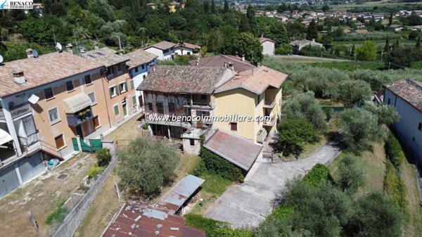 casa indipendente in vendita a Caprino Veronese in zona Pesina
