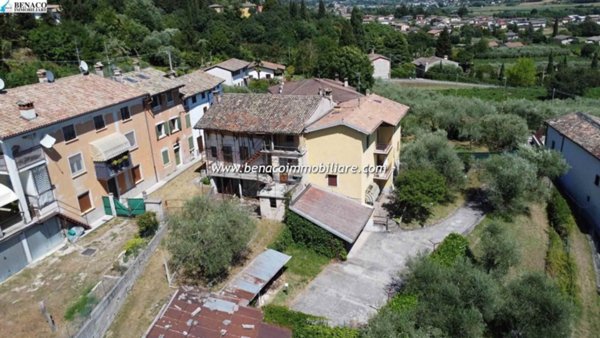 casa indipendente in vendita a Caprino Veronese in zona Pesina