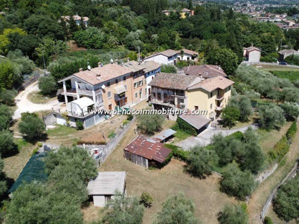 casa indipendente in vendita a Caprino Veronese in zona Pesina