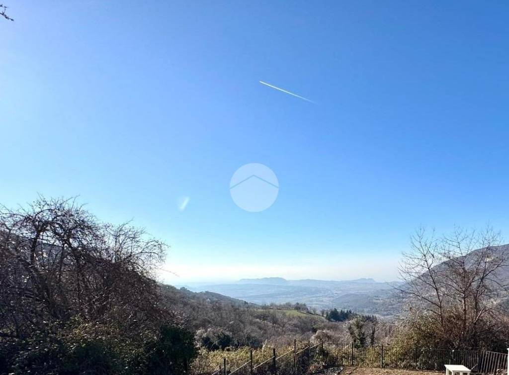 appartamento in vendita a Caprino Veronese in zona Spiazzi