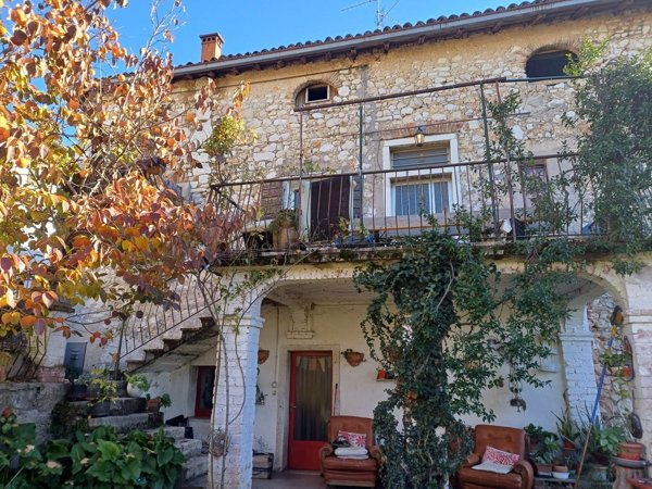 casa indipendente in vendita a Caprino Veronese
