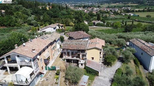 casale in vendita a Caprino Veronese in zona Pesina