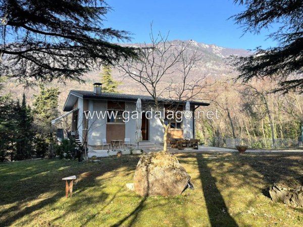 casa indipendente in vendita a Caprino Veronese