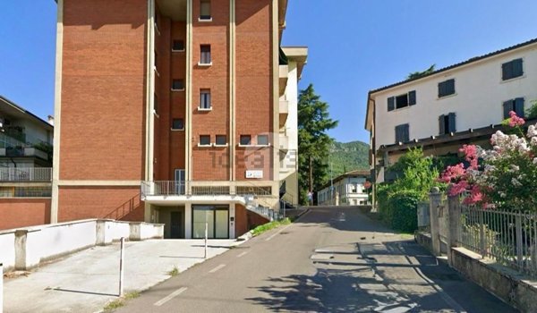 casa semindipendente in vendita a Caprino Veronese