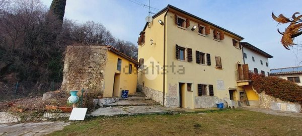 pentavano in vendita a Caprino Veronese