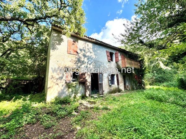 casa indipendente in vendita a Caprino Veronese