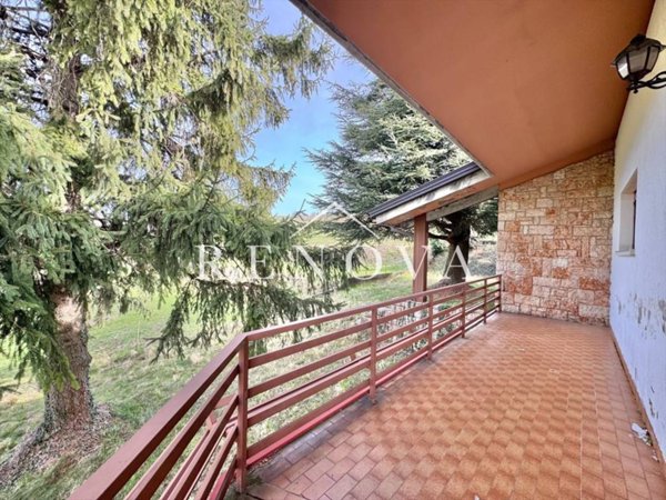 casa indipendente in vendita a Caprino Veronese in zona Spiazzi
