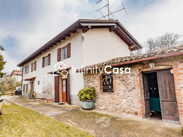 casa indipendente in vendita a Caprino Veronese