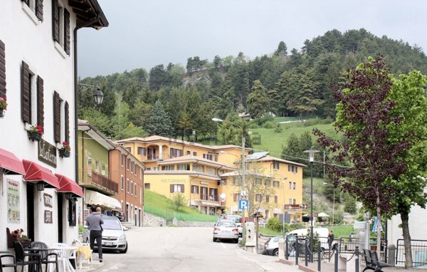 appartamento in vendita a Caprino Veronese in zona Spiazzi