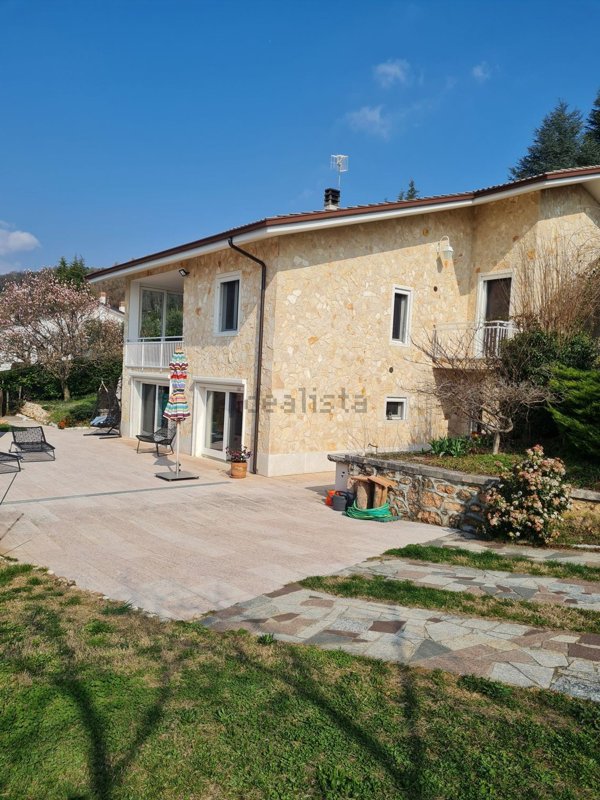 casale in vendita a Caprino Veronese