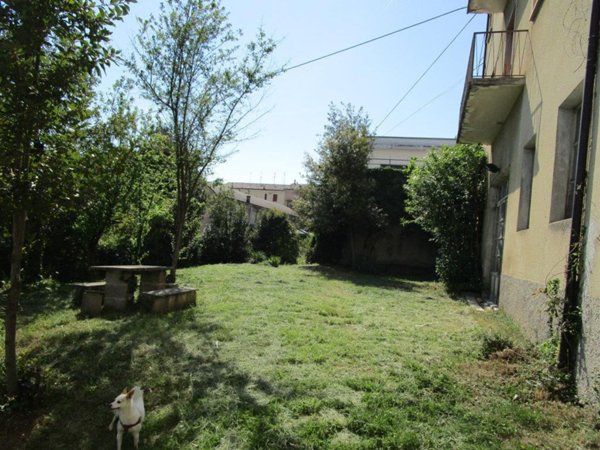 casa indipendente in vendita a Caprino Veronese