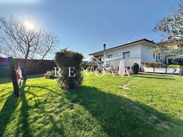 casa indipendente in vendita a Caprino Veronese in zona Pesina
