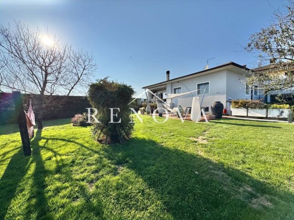 casa indipendente in vendita a Caprino Veronese