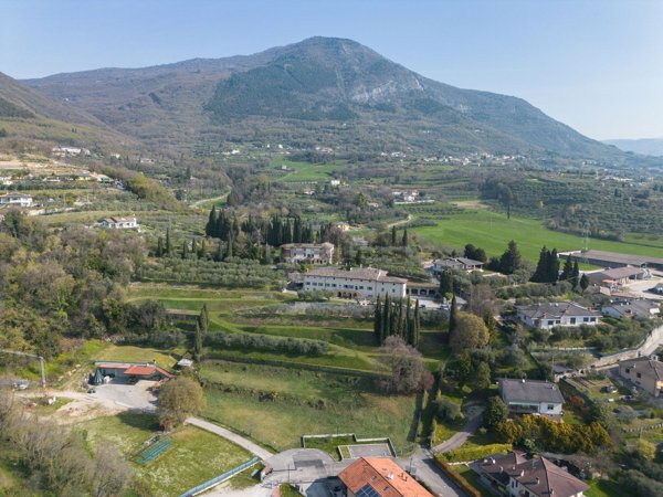 bifamiliare in vendita a Caprino Veronese