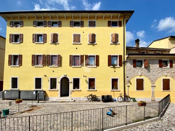 appartamento in vendita a Caprino Veronese in zona Pazzon