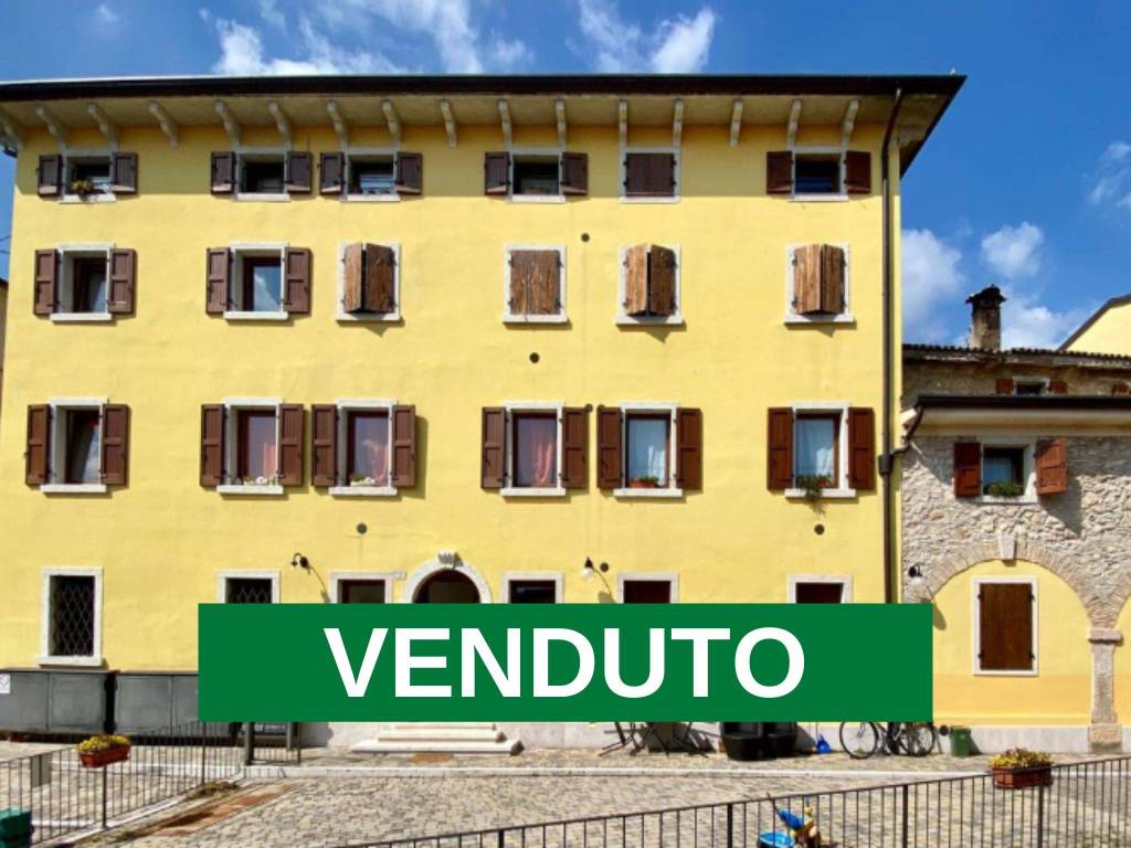 appartamento in vendita a Caprino Veronese in zona Pazzon