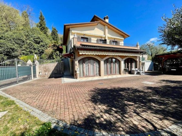 casa indipendente in vendita a Caprino Veronese in zona Pesina