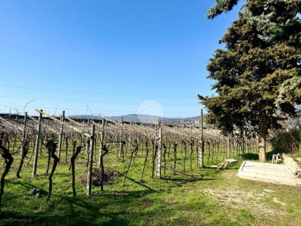 terreno edificabile in vendita a Caprino Veronese