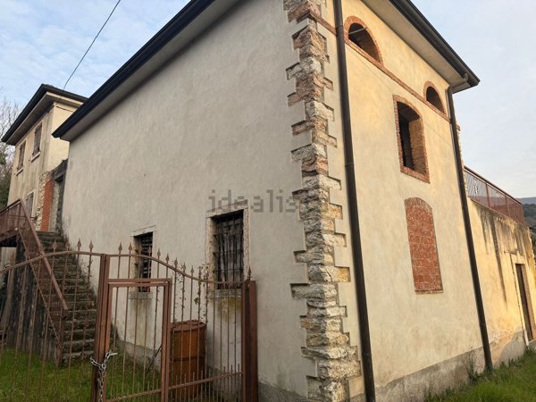 casale in vendita a Caprino Veronese