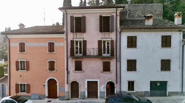 casa indipendente in vendita a Caprino Veronese