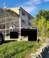 casa indipendente in vendita a Caprino Veronese in zona Spiazzi