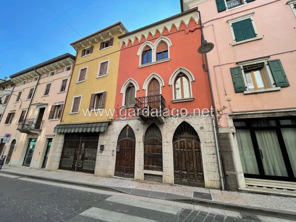 casale in vendita a Caprino Veronese