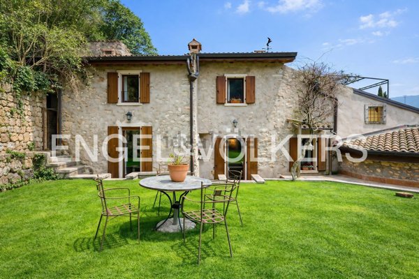 appartamento in vendita a Caprino Veronese