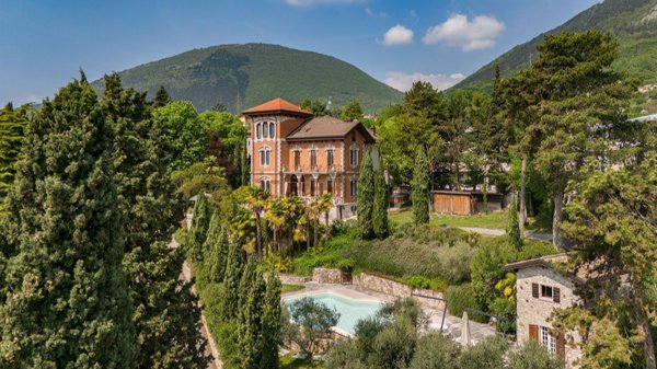 casa indipendente in vendita a Caprino Veronese