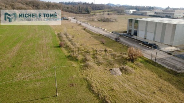 terreno edificabile in vendita a Caprino Veronese in zona Pesina