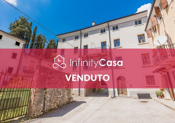 casa indipendente in vendita a Caprino Veronese