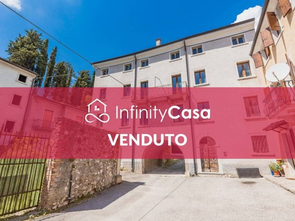casa indipendente in vendita a Caprino Veronese in zona Caprino Veronese