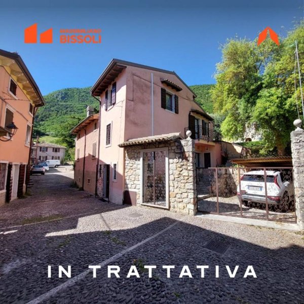 casa indipendente in vendita a Caprino Veronese