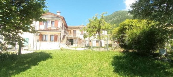 casa indipendente in vendita a Caprino Veronese