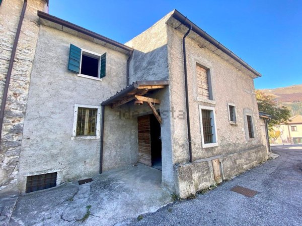 appartamento in vendita a Caprino Veronese