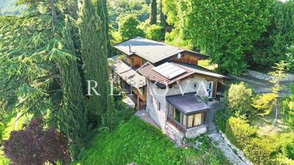 casa indipendente in vendita a Caprino Veronese in zona Pazzon
