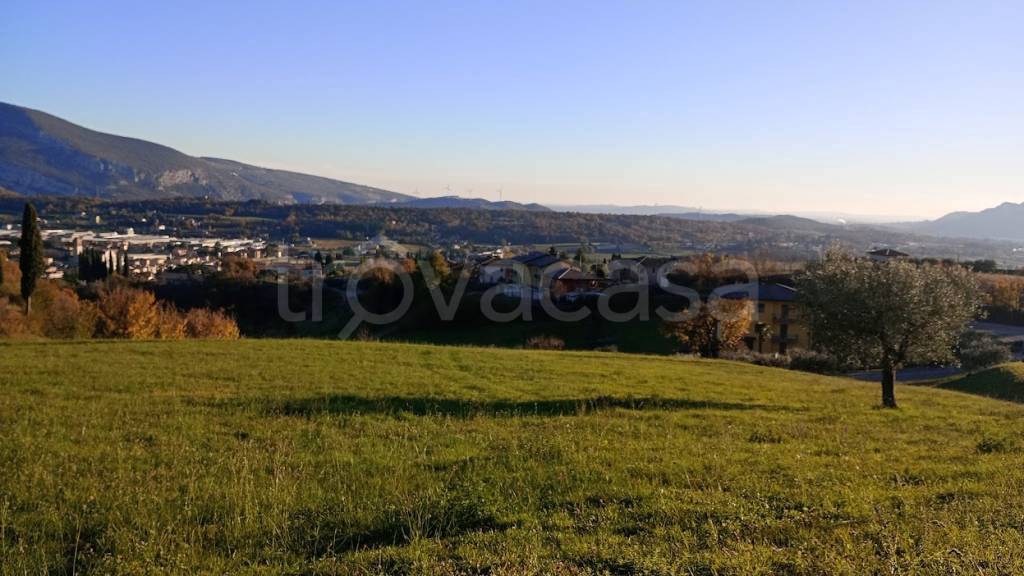 casa indipendente in vendita a Caprino Veronese