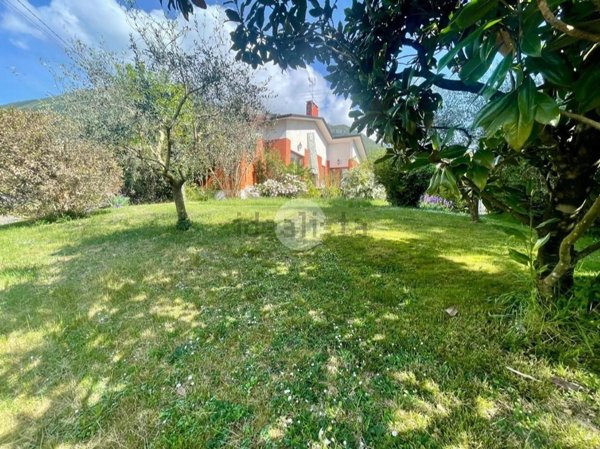 casa indipendente in vendita a Caprino Veronese