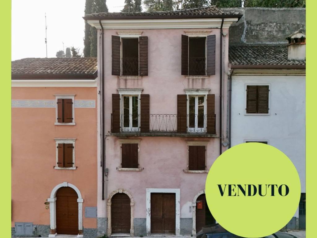 appartamento in vendita a Caprino Veronese