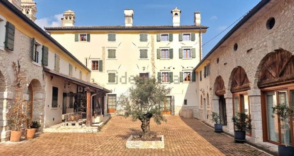 appartamento in vendita a Caprino Veronese