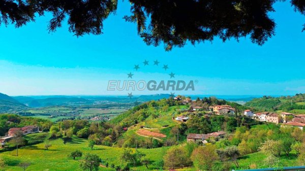 casa indipendente in vendita a Caprino Veronese in zona Pazzon