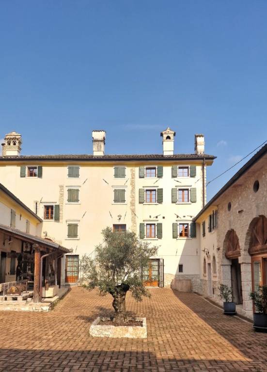 casa indipendente in vendita a Caprino Veronese