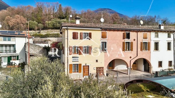 casa indipendente in vendita a Caprino Veronese