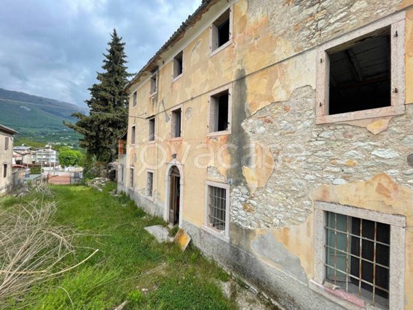 casa indipendente in vendita a Caprino Veronese